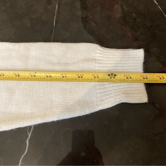 Women’s Cozy Cream Sweater with Red Heart Design Size XL Valentine, Preppy - Picture 9 of 9